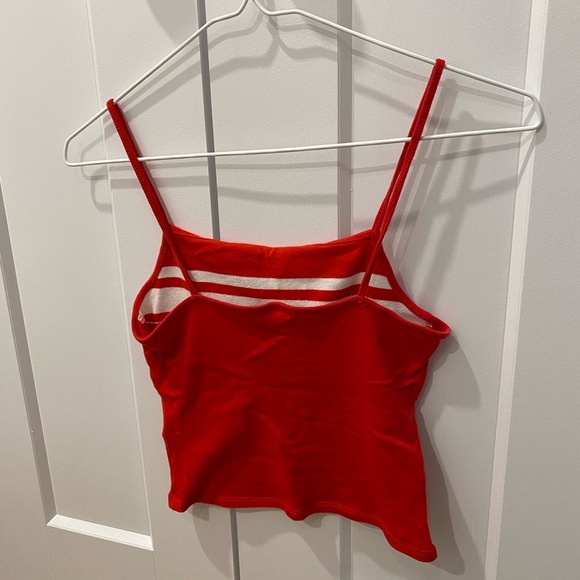 red and white garage tank - Picture 2 of 3